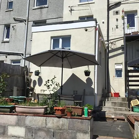 Apartment With Shared Garden And Basic Equipments Plymouth Exterior photo