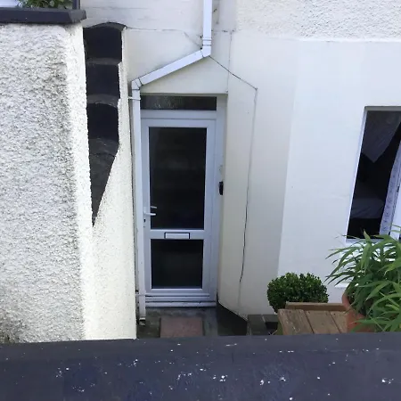 Apartment With Shared Garden And Basic Equipments Plymouth Exterior photo